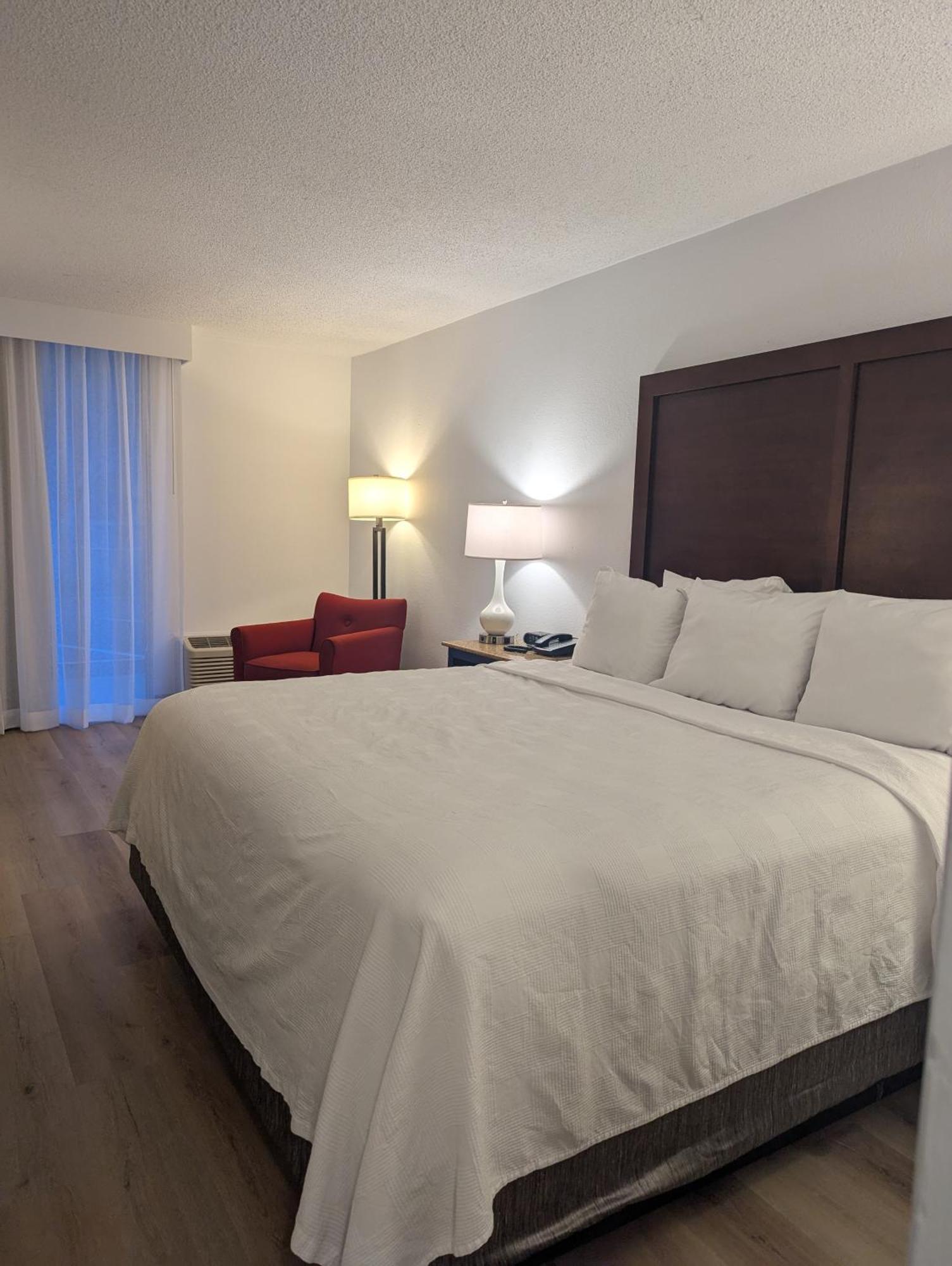 Plaza Hotel Denver Central Екстер'єр фото