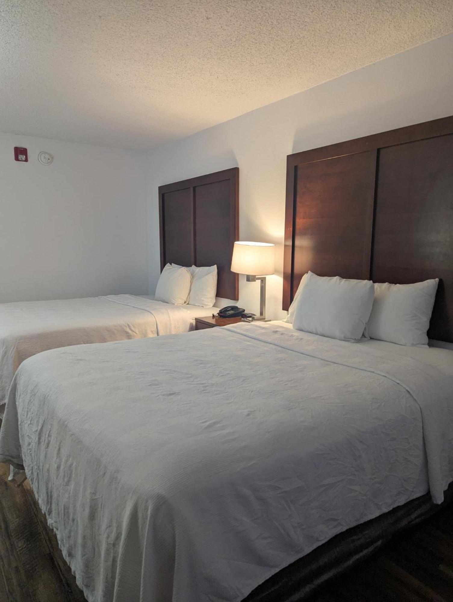 Plaza Hotel Denver Central Екстер'єр фото