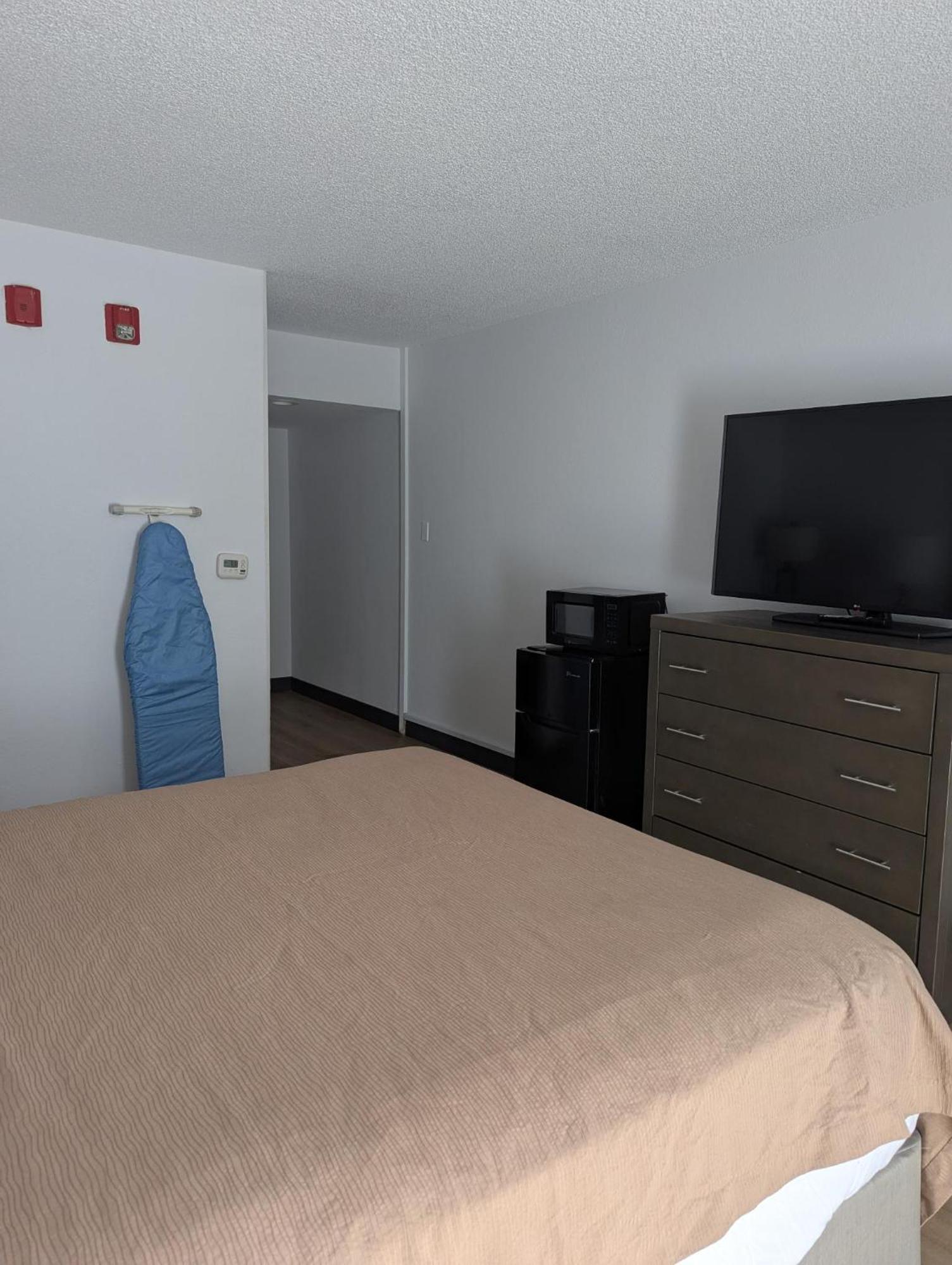 Plaza Hotel Denver Central Екстер'єр фото